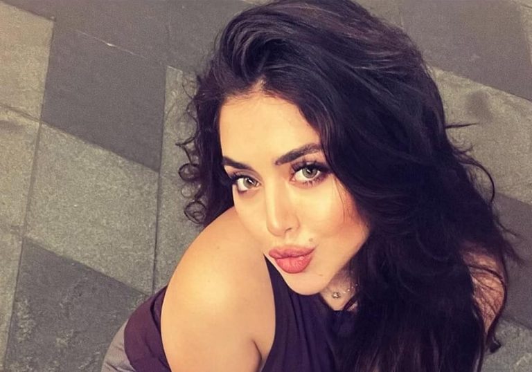 بصدر مكشوف ولحس كالكلاب ..هيا مرعشلي تحتفل بعيد ميلادها وتثير غضب متابعيها (شاهد) الفنانة السورية هيا مرعشلي watanserb.com