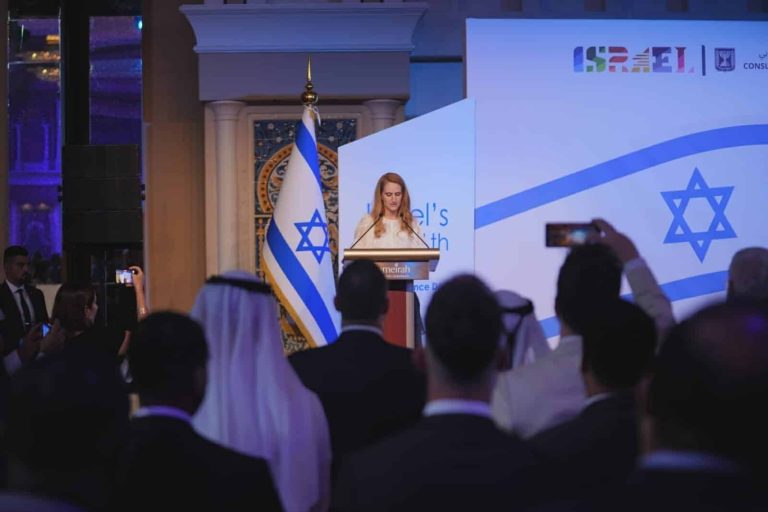 القنصلية العامة الإسرائيلية في دبي تقيم حفل بمناسبة إقامة دولة الاحتلال watanserb.com