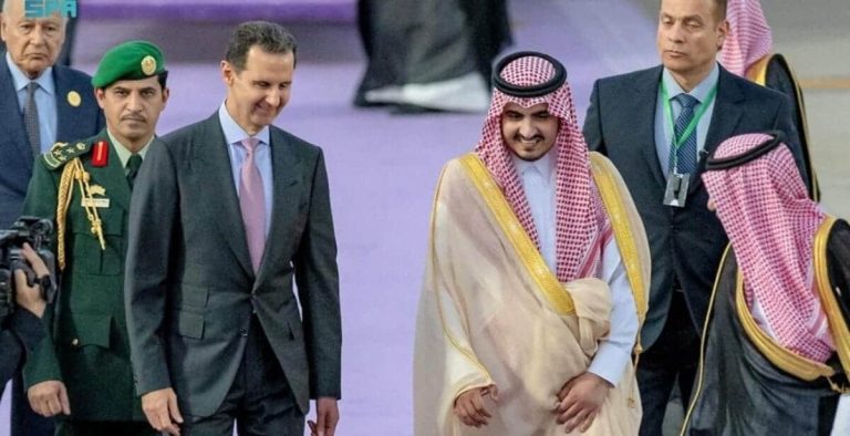 استقبله نائب أمير.. لحظة وصول بشار الأسد إلى جدة (فيديو) بشار الأسد في السعودية watanserb.com