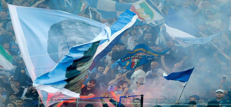 بعد غياب لنحو 33 عاماً.. نابولي يتربع على عرش إيطاليا (فيديو) نابولي يتوج بلقب الدوري الإيطالي للمرة الثالثة في تاريخه watanserb.com