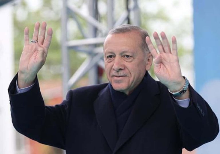 “أردوغان الخارق” يجب احترامه والحذر منه.. هكذا تفاعل الإعلام الغربي مع فوزه "أردوغان الخارق" يجب احترامه والحذر منه.. هكذا تفاعل الإعلام الغربي مع فوزه watanserb.com