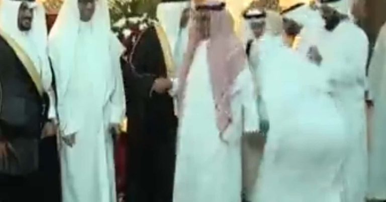“طعن بالسكين ودماء”.. فرح في الكويت يتحول إلى مأتم (فيديو) طعن في حفل زفاف بالكويت watanserb.com