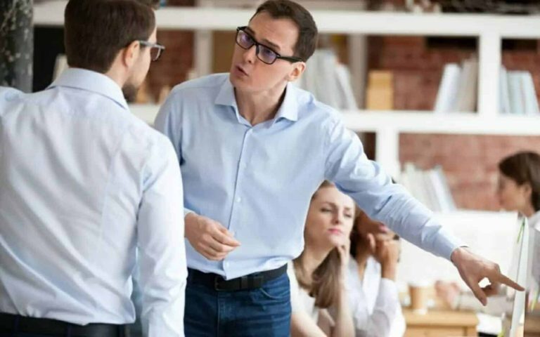 فن الرد على الكلام الجارح watanserb.com