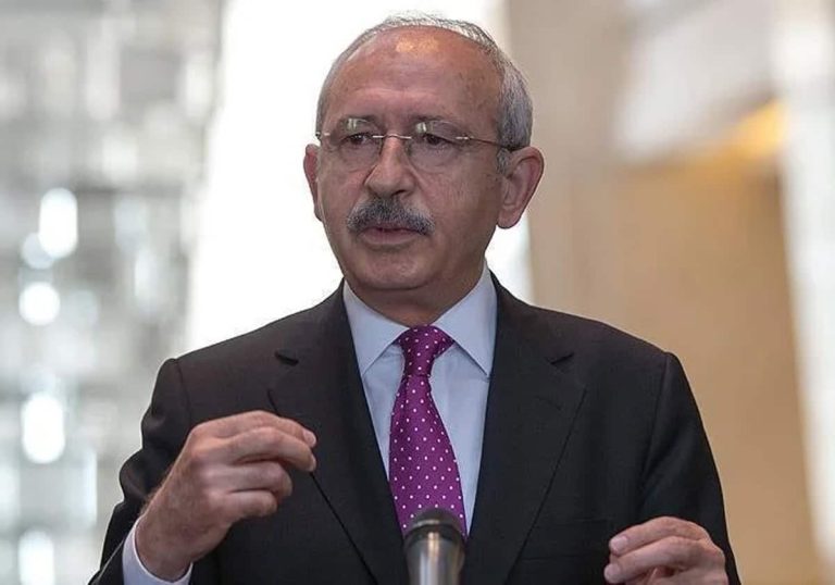 فوضى أمام مقر “الشعب الجمهوري” والهتافات تعلو ضد كليجدار أوغلو (فيديو) فوضى أمام مقر "الشعب الجمهوري" والهتافات تعلو ضد كليجدار أوغلو watanserb.com