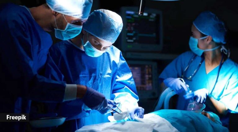 لأول مرة في العالم..أطباء أمريكيون يجرون عملية جراحية دماغية لجنين في رحم أمه watanserb.com