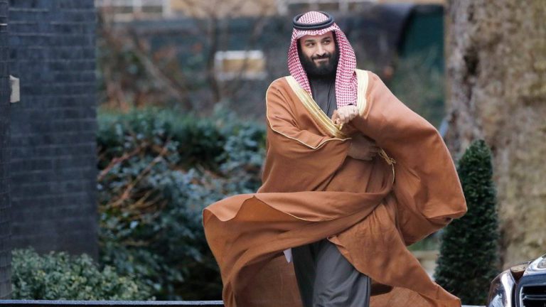 كيف ركّع محمد بن سلمان كبار الأمراء والمسؤولين تحت التهديد؟ (تفاصيل مثيرة) محمد بن سلمان watanserb.com