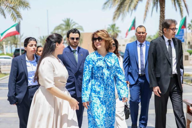 فستان نجلاء المنقوش يفجر غضب الليبيين وسعره خيالي (شاهد) نجلاء المنقوش watanserb.com