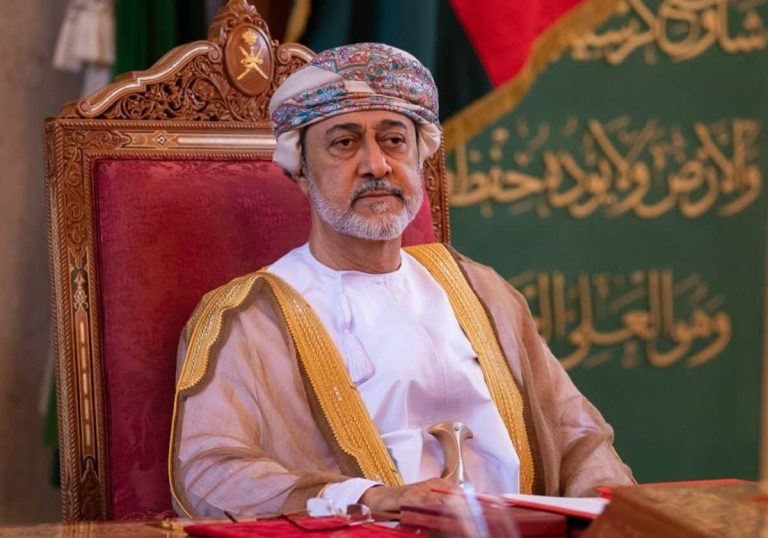 صحيفة إمارتية تكذب سامح شكري.. سلطان عُمان هيثم بن طارق يقوم بهذه المهمة.. تفاصيل! watanserb.com
