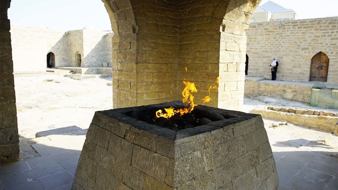 النار والديانة الزرادشتية
