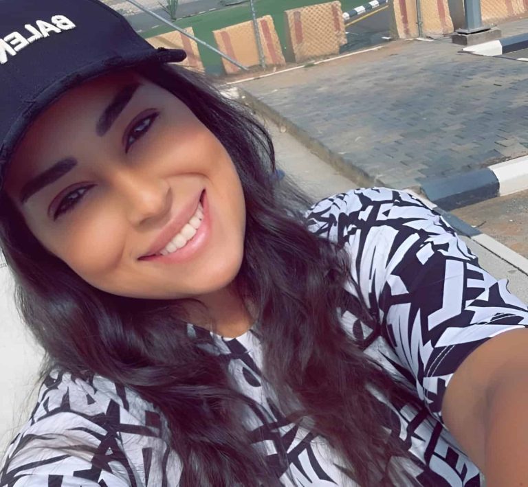 آيتن عامر تغيظ جمهور “الوداد المغربي” بالرقص وإيحاء جنسي! (فيديو) آيتن عامر تغيظ جمهور "الوداد" بالرقص وإيحاء جنسي! (فيديو)
