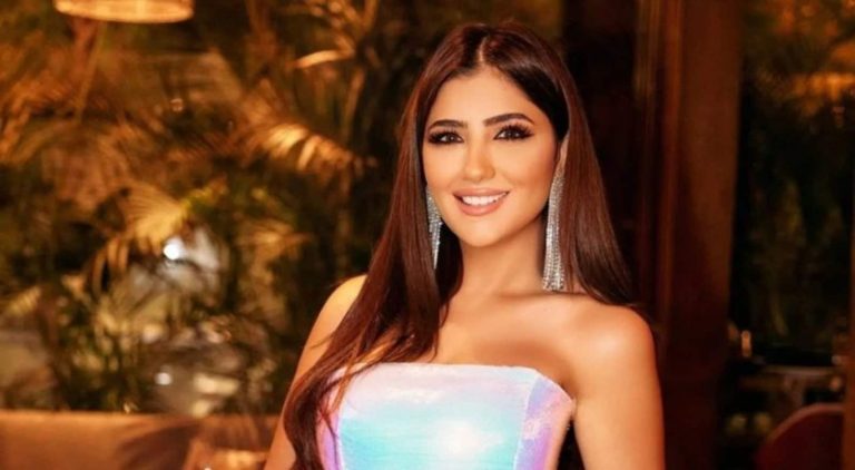 مي عمر تحتفل بنفسها من أمام قبة الصخرة بالمسجد الأقصى (شاهد) مي عمر تحتفل بنفسها من أمام قبة الصخرة (شاهد)