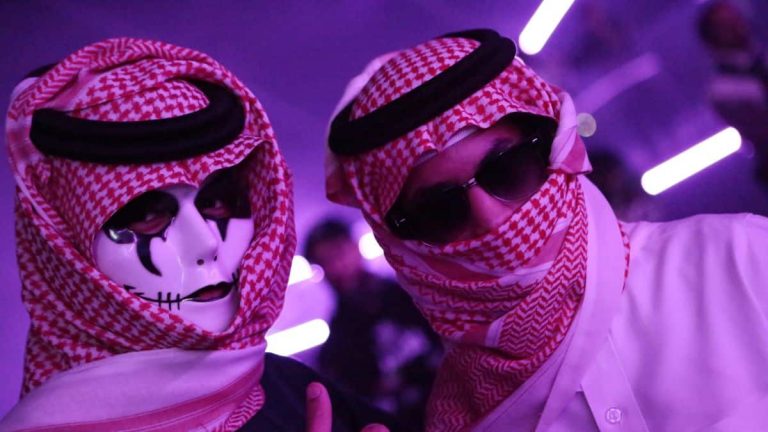 السعودية "تغسل سمعتها" بمهرجان ساوندستورم لموسيقى البوب
