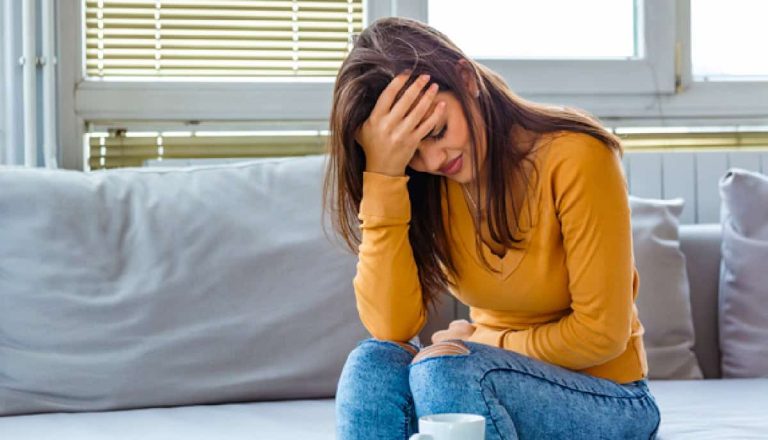 آلام الحيض.. أسبابها وكيفية التعامل معها أسباب هذا الألم المحتمل: هرمونية ونفسية وتشريحية
