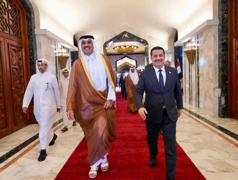 بصالة الشرف الكبرى.. هكذا تم استقبال أمير قطر في العراق (شاهد) أمير قطر في العراق