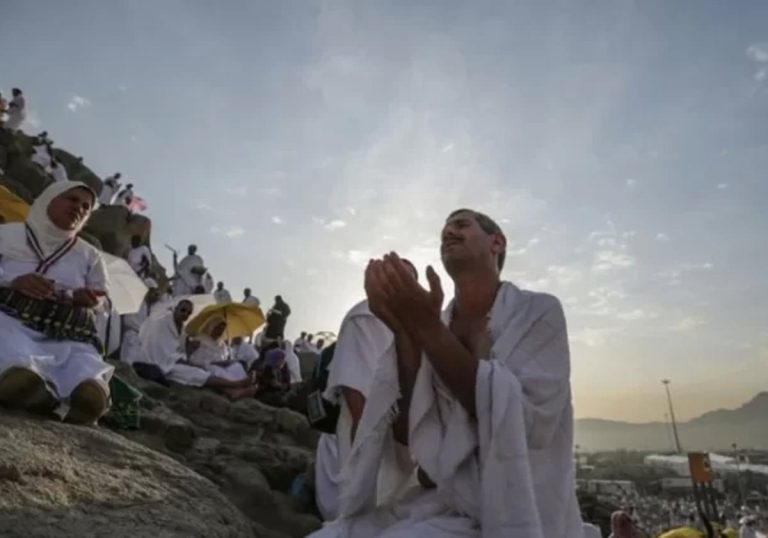 اليوم ليس وقفة عرفات بهذه الدول.. المغرب الوحيد عربيا والعيد الخميس اليوم ليس وقفة عرفات بهذه الدول.. المغرب الوحيد عربيا والعيد الخميس