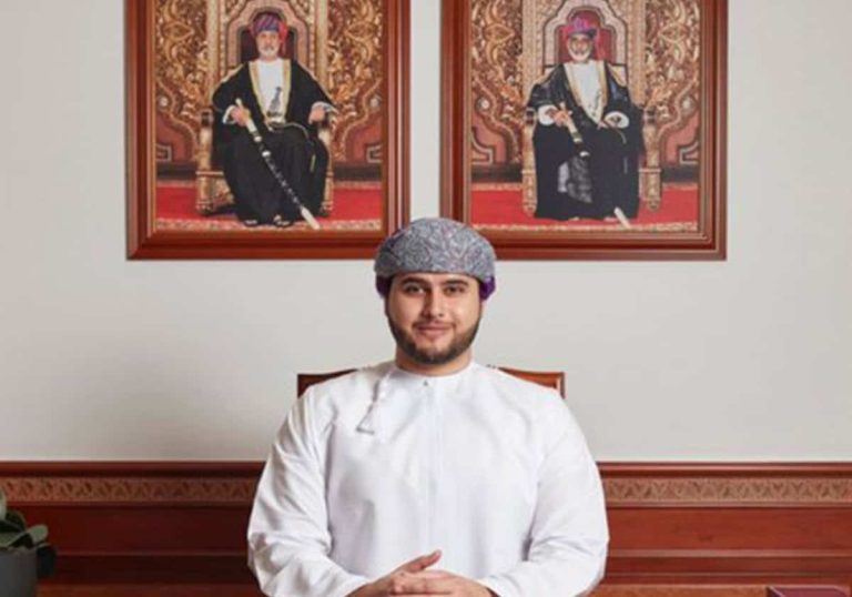 ماذا يفعل نجل السلطان العماني في سويسرا؟ (شاهد) ماذا يفعل نجل السلطان العماني في سويسرا؟