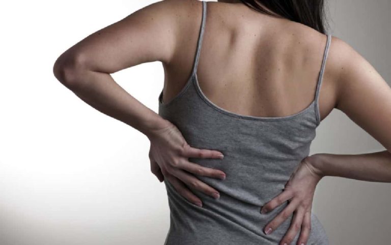تقوس في جسد المرأة يزيد من جاذبيتها!؟ تقوّس الظهر