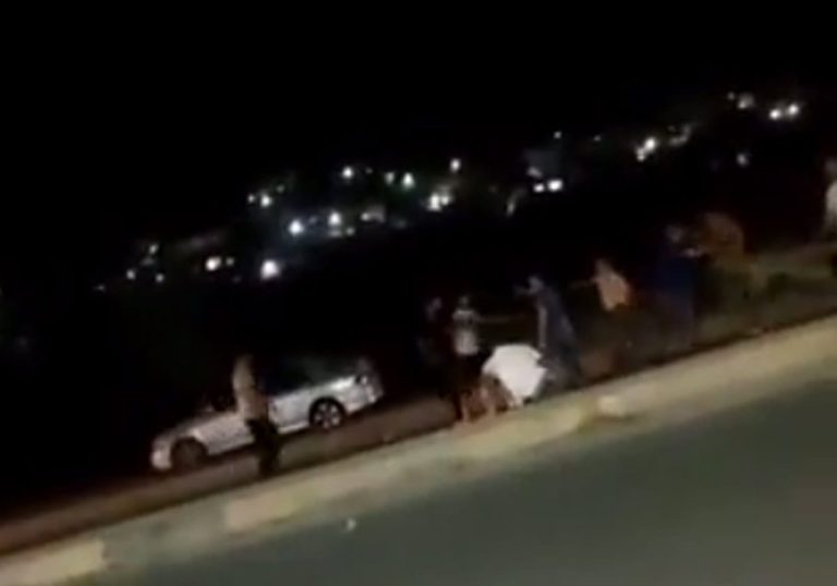 حرب شوارع ودهس.. فيديو مروع من إربد يثير ذعر الأردنيين حرب شوارع ودهس.. فيديو مروع من إربد يثير ذعر الأردنيين