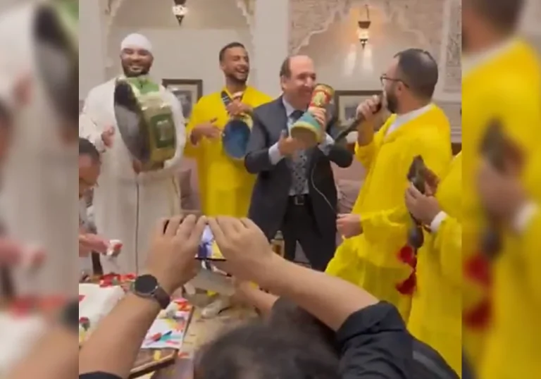 الجزيرة رفضت إقامة حفل وداع للمذيع عبد الصمد ناصر.. تعليق مثير كشف عما يختلج في صدره! حفل وداع عبدالصمد ناصر