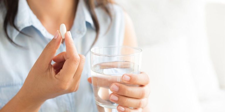 من المحتمل أن تكون المخاطر أعلى لدى كبار السن المصابين بأمراض مزمنة