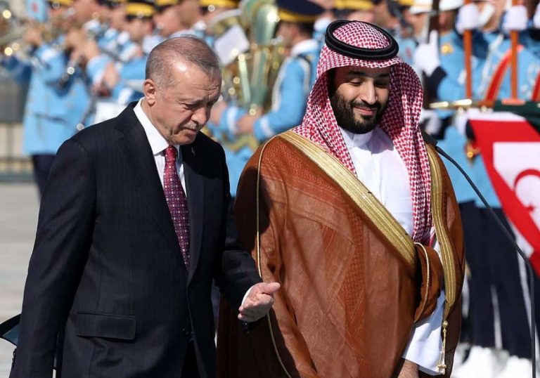 أردوغان يعول على أموال الخليج .. ماذا قال عن جولته الفارقة بالمنطقة؟! رجب طيب أردوغان ومحمد بن سلمان watanserb.com