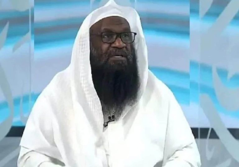 إمام الحرم المكي السابق عادل الكلباني