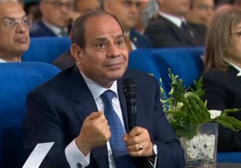 التعويم وسعر الدولار يخرج السيسي عن شعوره على الهواء (فيديو) التعويم وسعر الدولار يخرج السيسي عن شعوره على الهواء