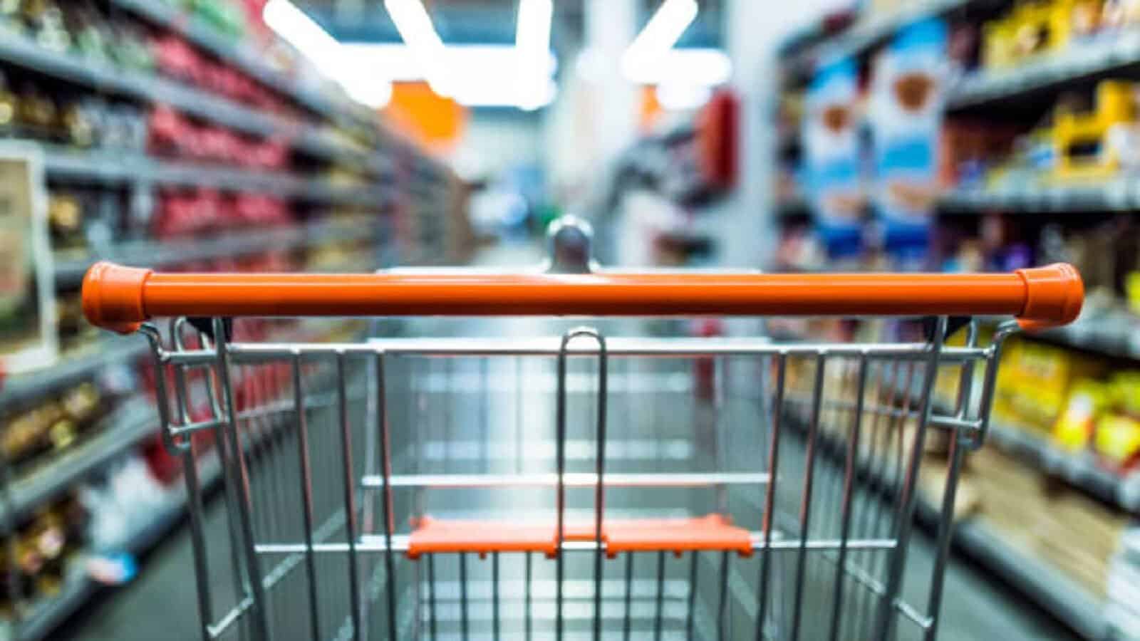 كلما طالت مدة بقاء الشخص في السوبر ماركت، زاد احتمال إنفاقك أكثر