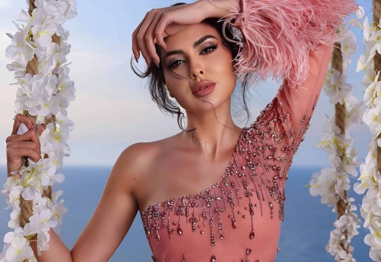 مريم حسين تروج لعطرها بإيحاء جنسي صريح! (فيديو)
