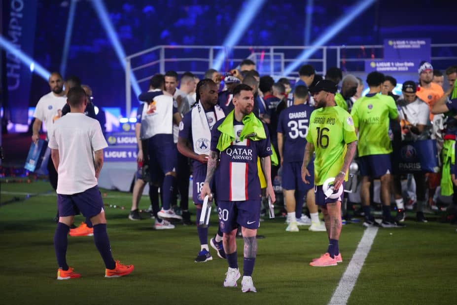 عودة ميسي إلى برشلونة