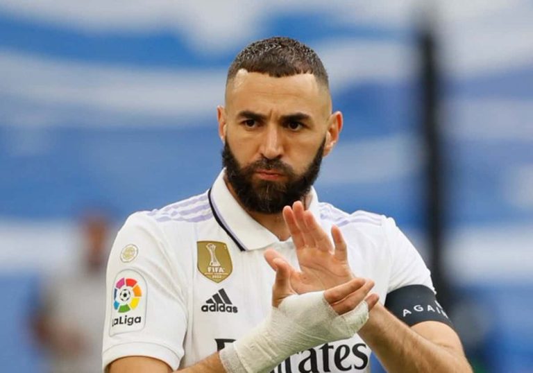 كريم بنزيما.. أول فيديو مسرب يظهره مع مسؤولي نادي الاتحاد السعودي (شاهد)