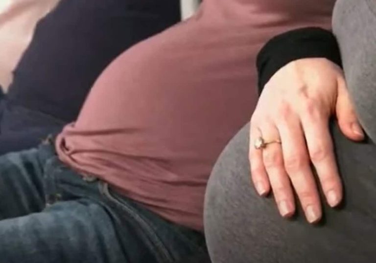 مدرسة أردنية تطلب من معلماتها تنظيم الحمل والولادة وتدخل حكومي عاجل