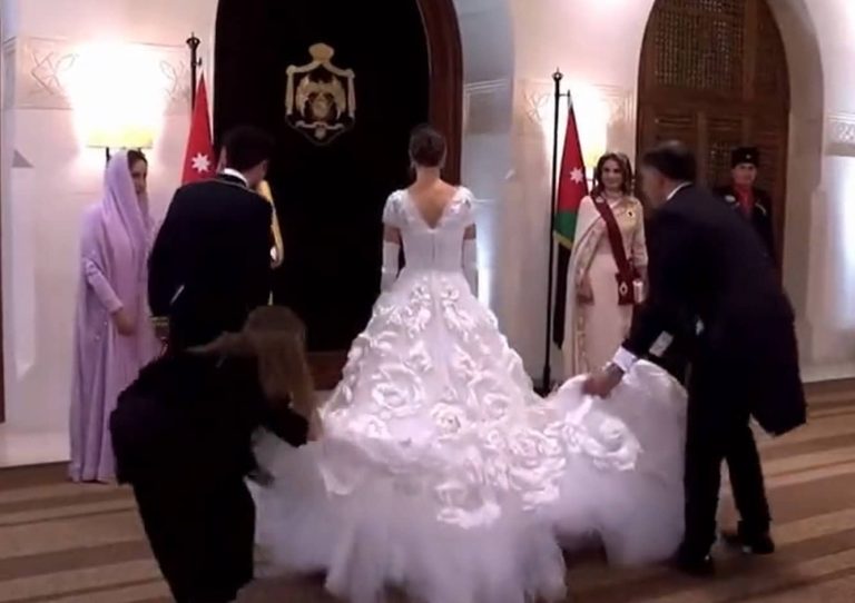 5 مواقف في الزفاف الملكي رصدتها الكاميرات وأصبحت حديث الناس (شاهد) 5 مواقف في الزفاف الملكي رصدتها الكاميرات watanserb.com