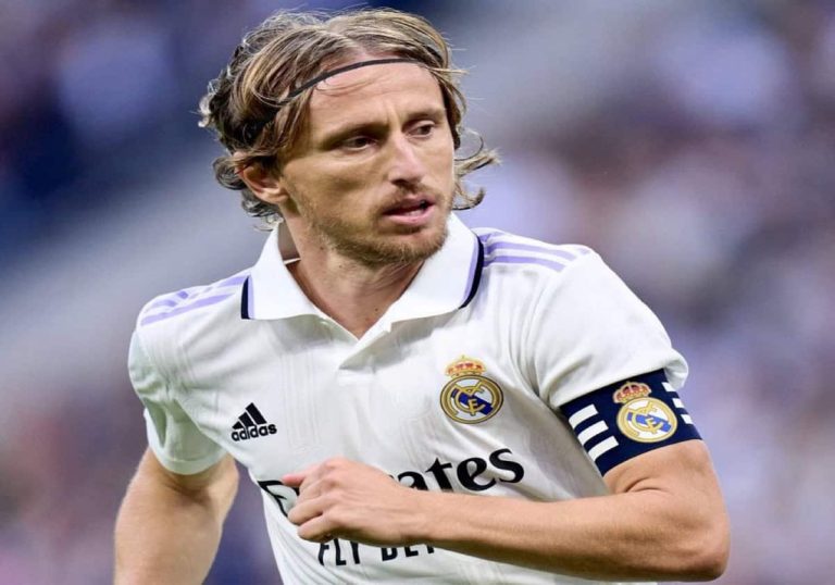مودريتش يحسم موقفه بشأن عرض الهلال السعودي