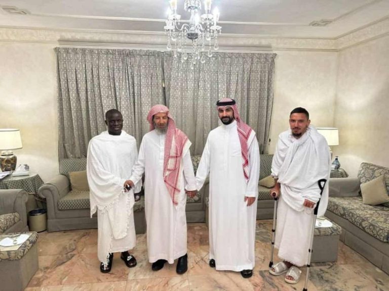 نغولو كانتي وإسماعيل بن ناصر يستعدان للحج