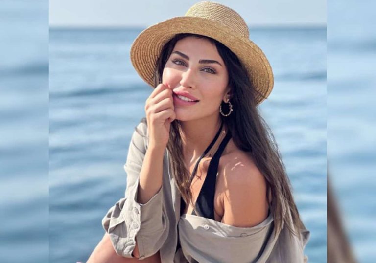 هبة نور في إطلالة كـ"فتاة ليل" حرفياً أمام أحد النوادي الليلة في بيروت وتوضيح عاجل منها!