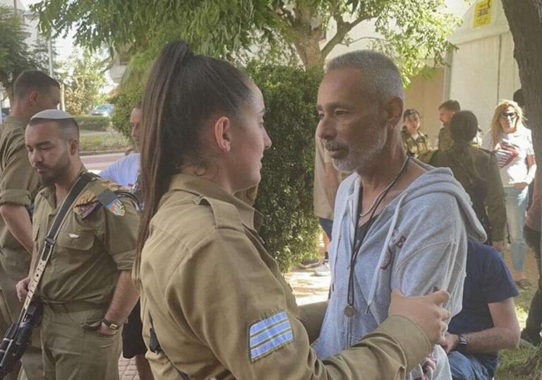 إيحاءات جنسية تفجر غضب والد مجندة إسرائيلية قتلها محمد صلاح رفقة زميلها
