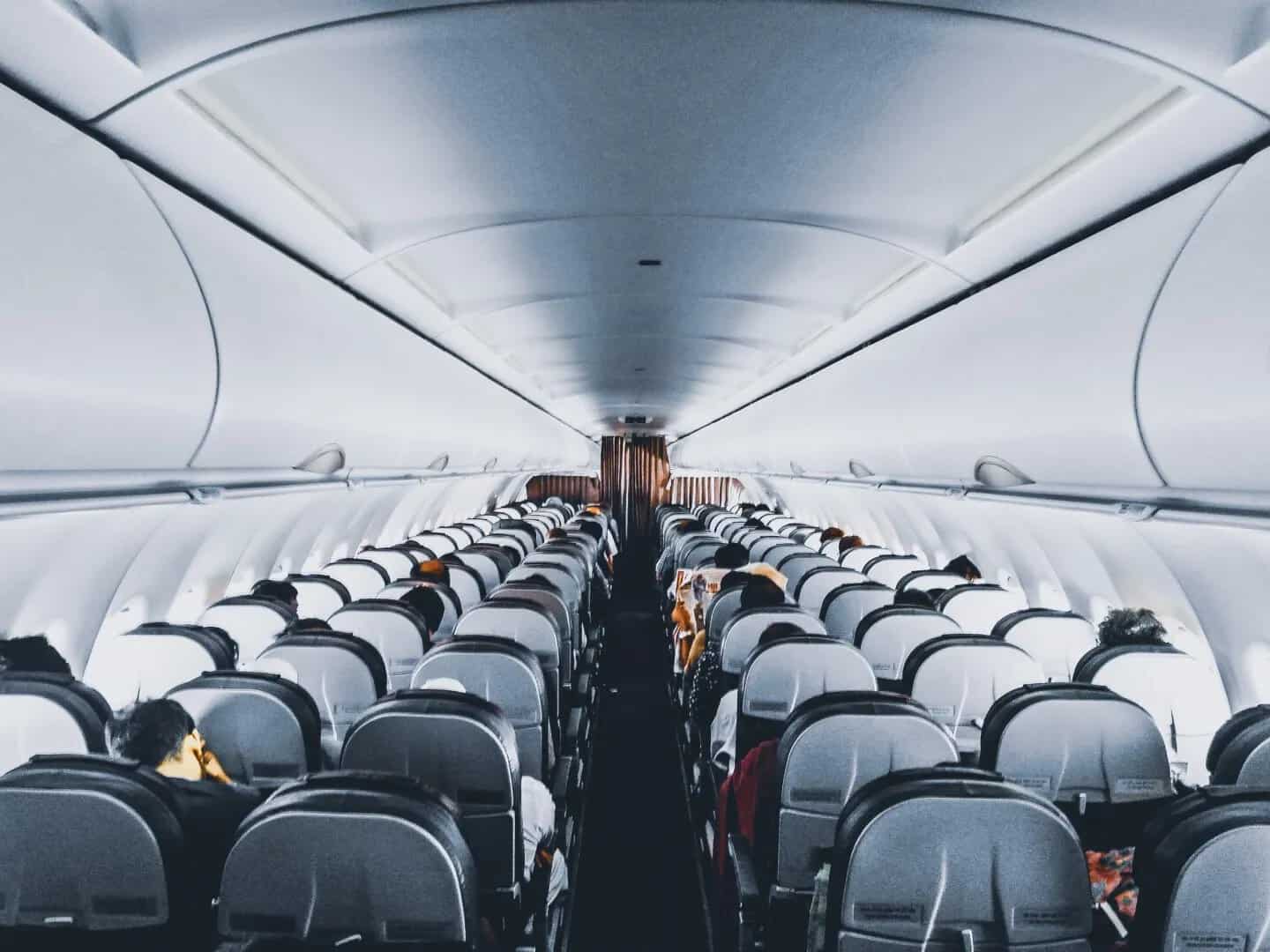 10 أشياء لم تكن تعرفها عن الطائرات ومضيفات الطيران مضيفات الطيران