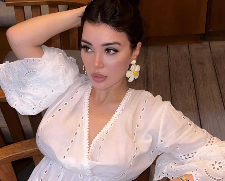عفراء حمشو ترقص بملابس داخلية عقب السباحة (شاهد) صور عفراء حمشو