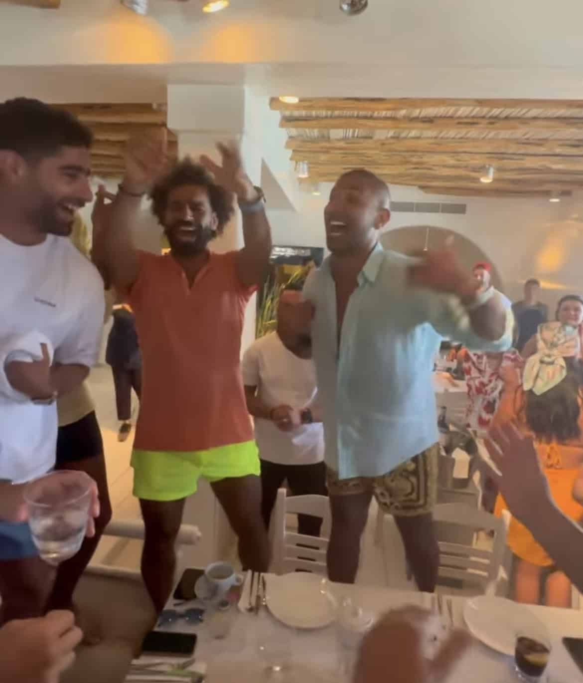 محمد صلاح يرقص مع أحمد سعد