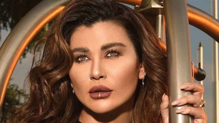 نادين الراسي تنشر فيديوهات غريبة مع والديها وشقيقتها ساندرين تفضح نواياها (شاهد)