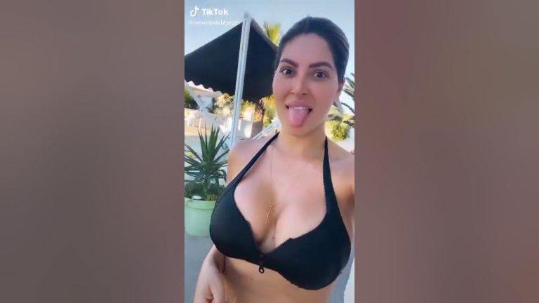 مريم الدباغ تستعرض جسدها بالبكيني في أشهر فنادق الجزائر (فيديو) مريم الدباغ تستعرض جسدها بالبكيني في أشهر فنادق الجزائر (فيديو)