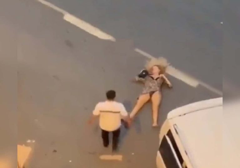 حية أم ميتة؟.. فيديو "الشقراء العارية" في إسطنبول يقلب تركيا