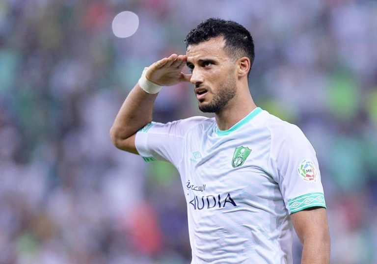 عمر السومة تنازل عن مبلغ من أجل الرحيل عن الأهلي السعودي