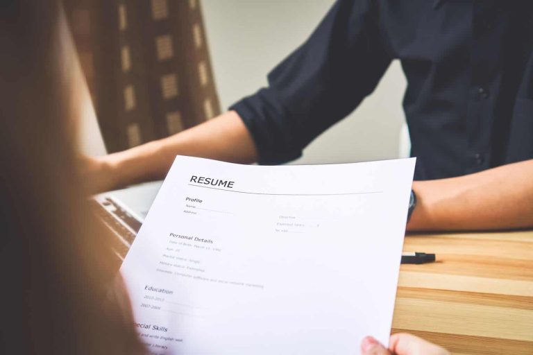 خطأ بسيط عند كتابتك السيرة الذاتية
