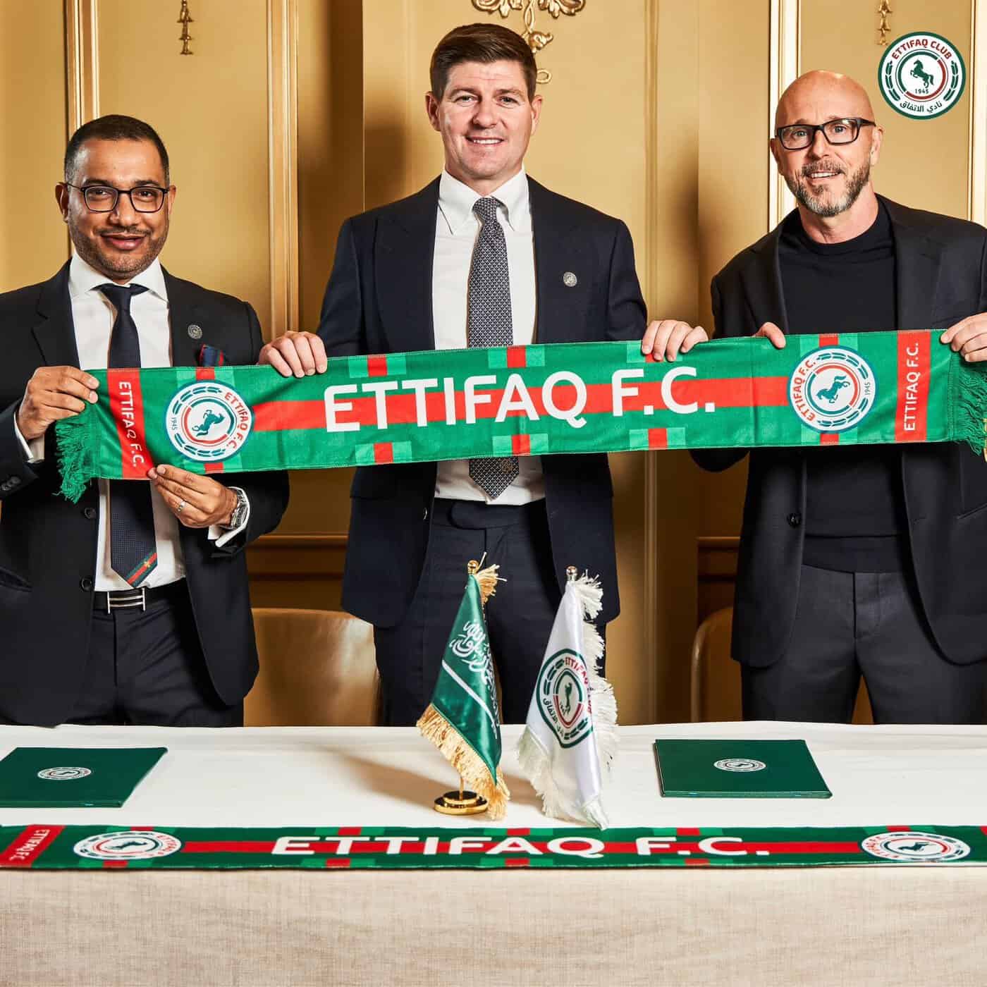 ستيفن جيرارد مدرب الاتفاق السعودي