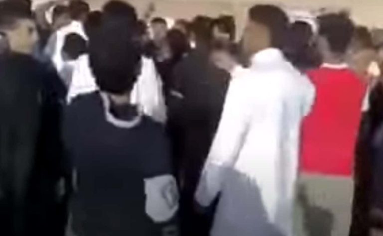 " شيعة المدينة المنورة ينظمون تظاهرة لطمية انطلاقا من المسجد النبوي".. حقيقة فيديو هزّ السعودية