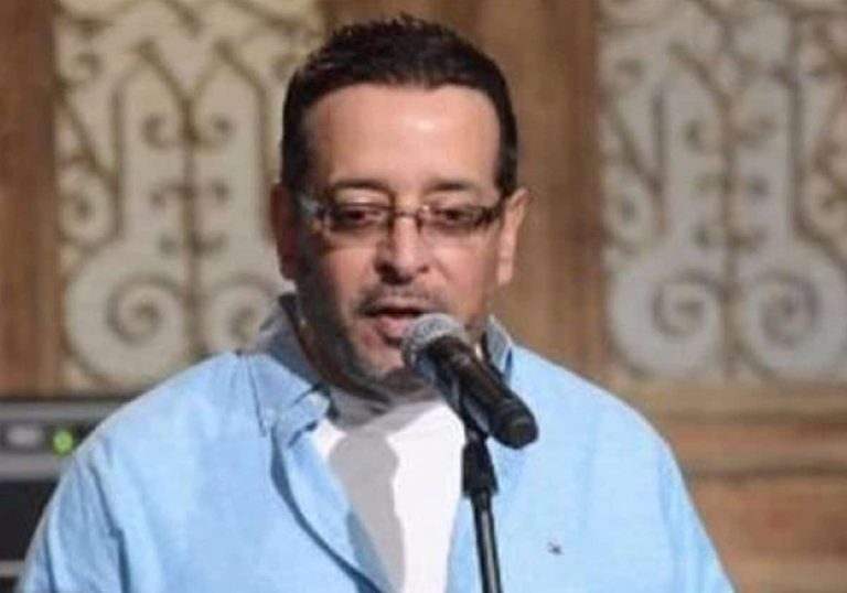 علاء عبد الخالق فاقد التركيز وشاحب الوجه في آخر ظهور.. وهذا سبب وفاته
