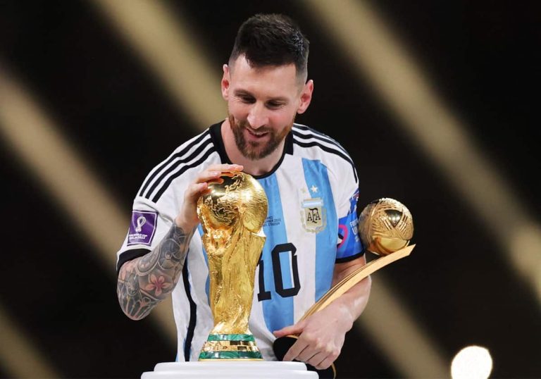 برشلونة مديون لميسي