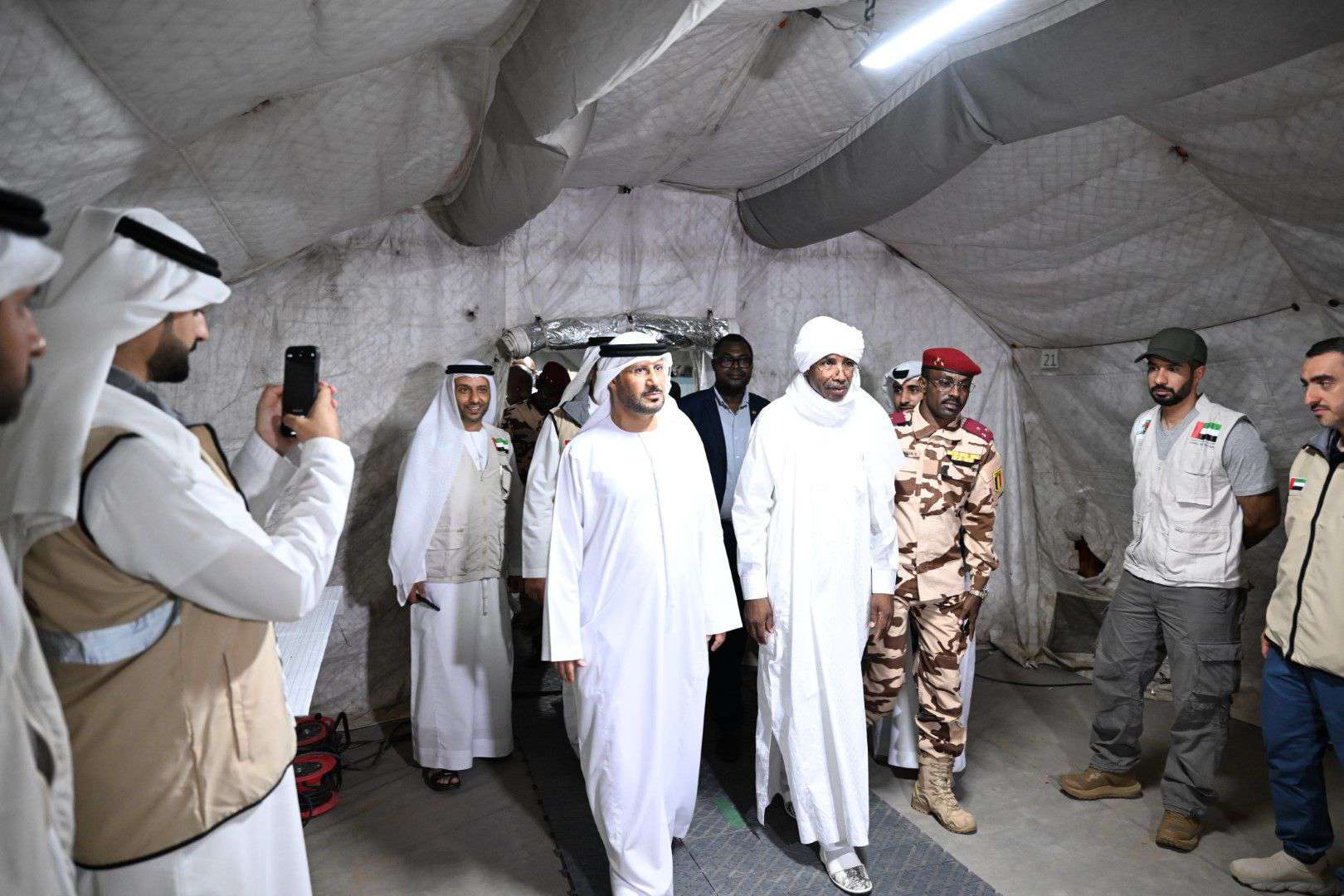 خطوة إماراتية مريبة في على الحدود التشادية السودانية.. مستشفى إغاثي أم مخزن أسلحة؟ الإمارات والتشاد